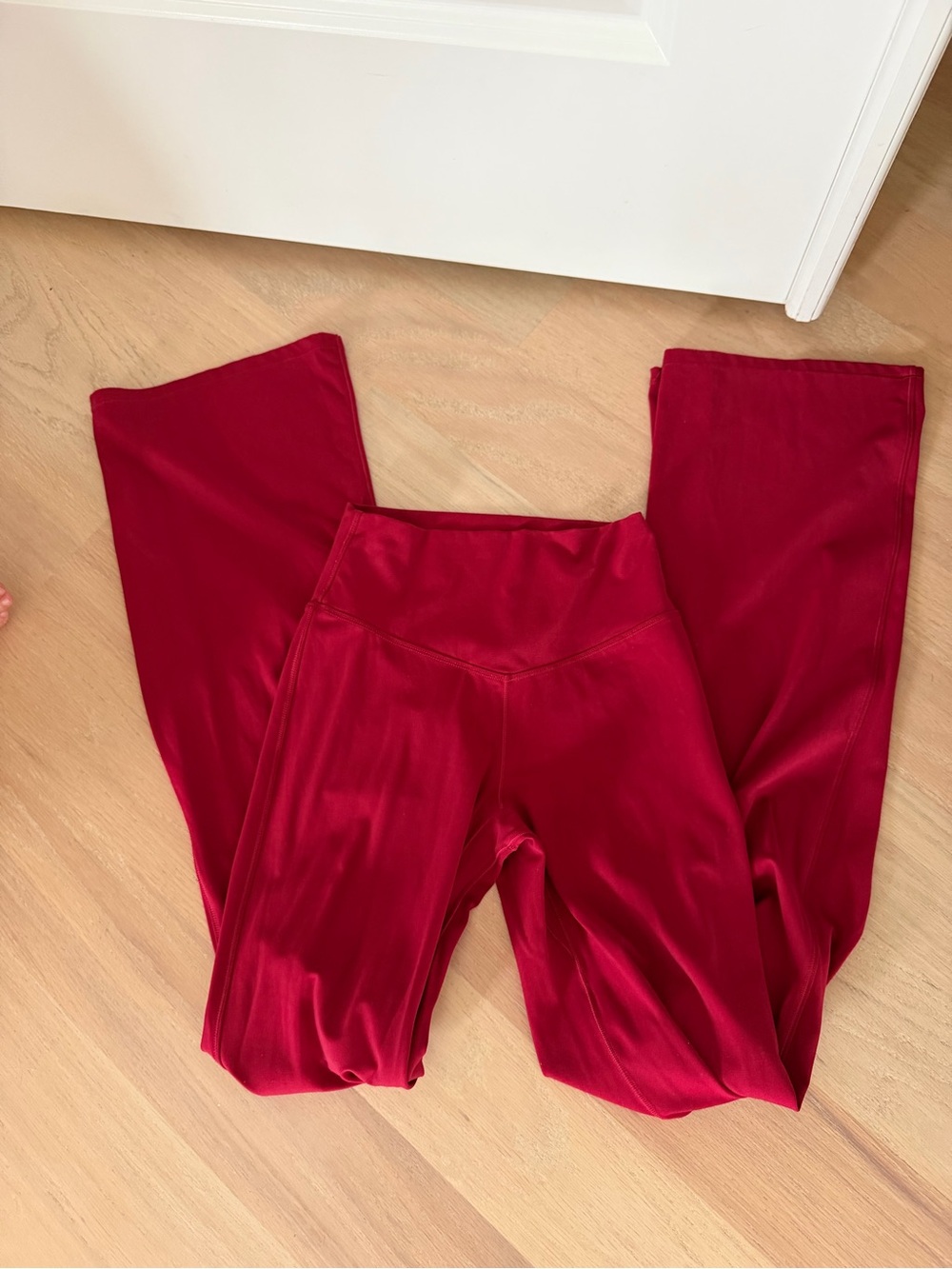 Vuori All the Form Flare XS and Daily Form Bra Small Strawberry - Picture 5 of 7